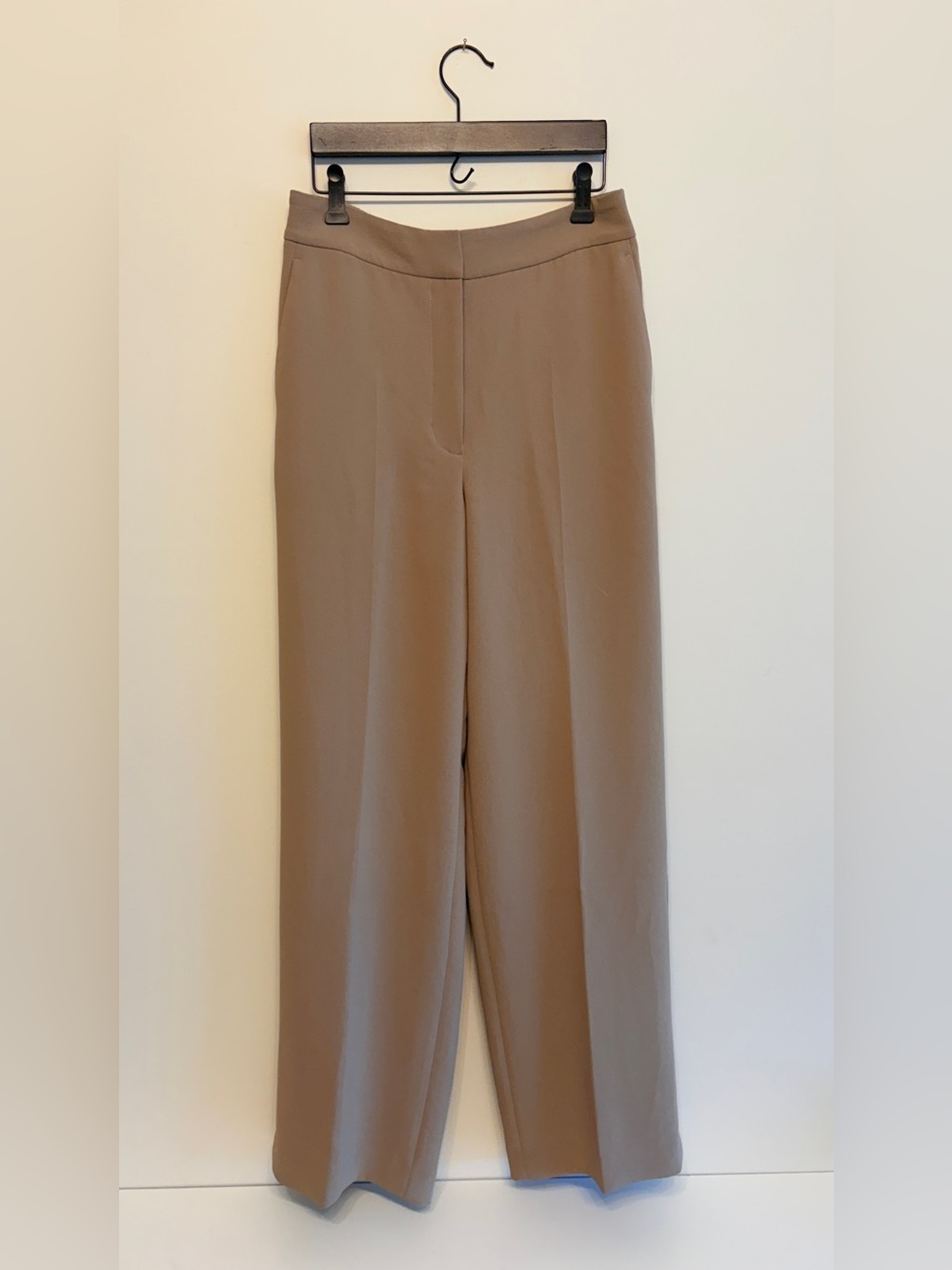 Aritzia Wilfred taupe Alayna crepette pant sz 6 tried on only
